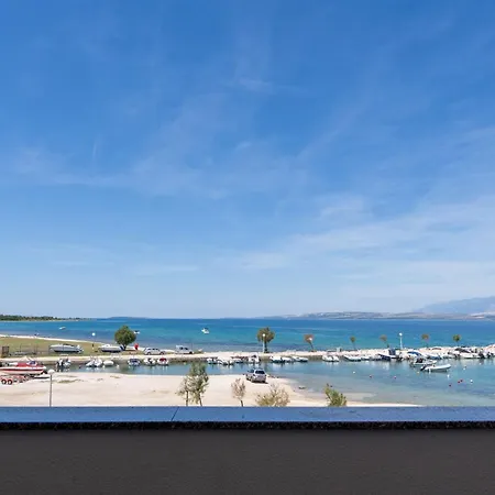 Apartment Maria's Perla *