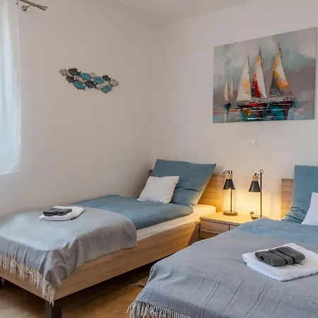 Apartman Maria's Perla Vir