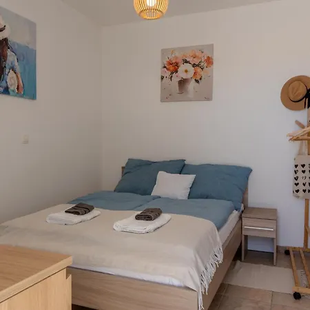 Apartment Maria's Perla Vir