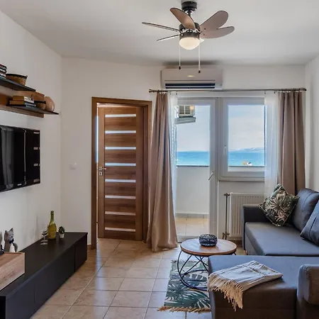 Maria's Perla Apartment Vir